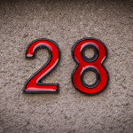 Hausnummer 28 - rot